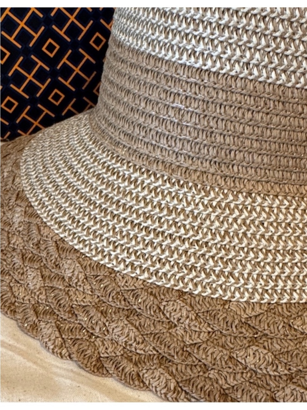 NEW✨NEW✨Tory Burch Two-Tone Woven Straw Cloche Hat- UPF 50+ - Picture 6 of 13